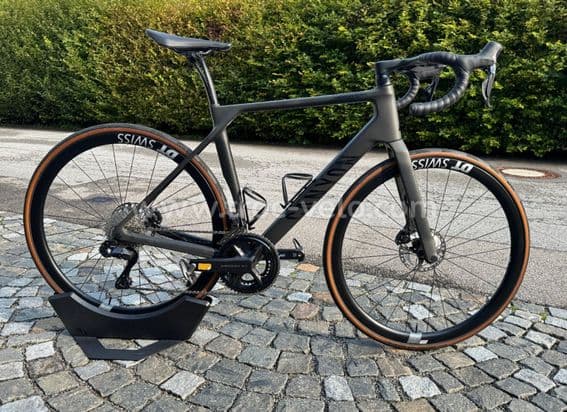 Canyon Endurance CF SLX 8 Di2 Aero - 1