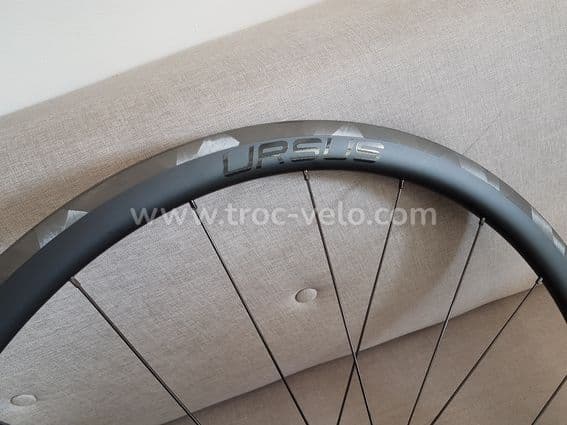Roues neuves URSUS Miura TS37 UD Carbone à boyaux freinage patins Shimano HG - 2