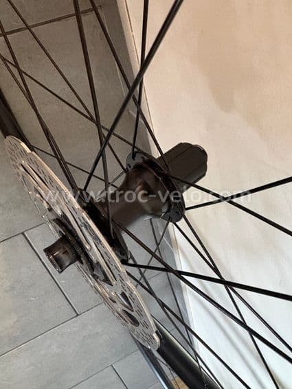 Roues Bontrager paradigm tlr 23 neuves - 2