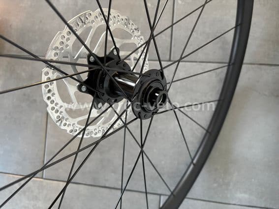 Roues Bontrager paradigm tlr 23 neuves - 7
