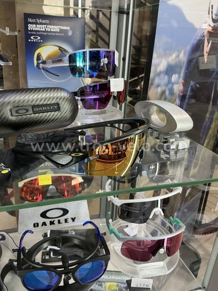 Oakley Sphaera Slash - 1