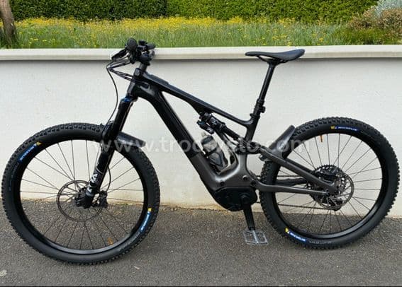 Specialized Levo Comp Carbon seulement 3000km batterie à 100% - 2