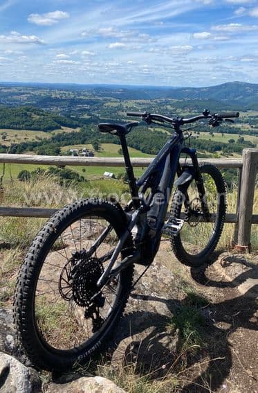 Specialized Levo Comp Carbon seulement 3000km batterie à 100% - 3