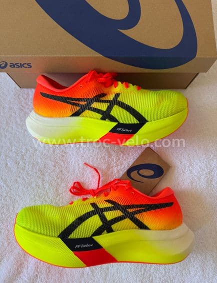 Chaussures Running asics Metaspeed Sky, carbone, neuve - 2