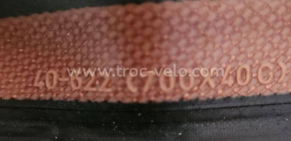 Pneus gravel Pirelli + chambres à air - 4