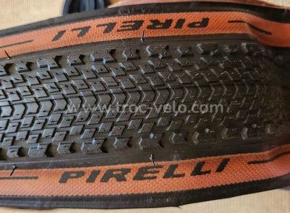 Pneus gravel Pirelli + chambres à air - 2