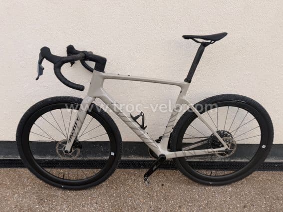 Scott Gravel ADDICT 20 Carbon 2026 État neuf - 2