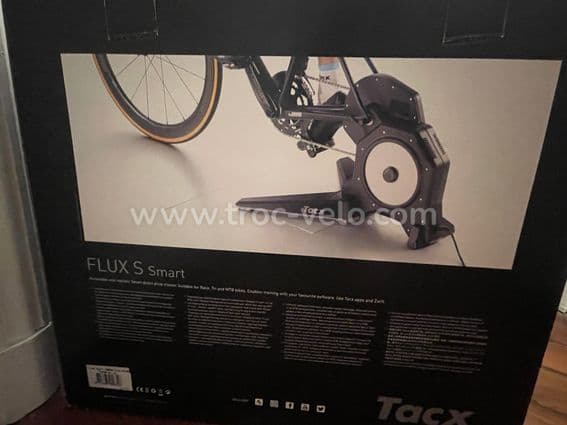 Ensemble home trainer Tacx Flux S Smart, tapis et support de roue avant - 2