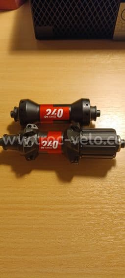 Moyeux DT SWISS 240 neufs - 1