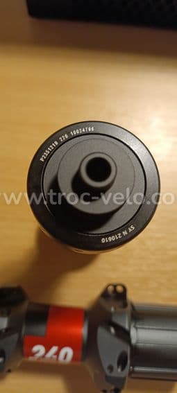 Moyeux DT SWISS 240 neufs - 5
