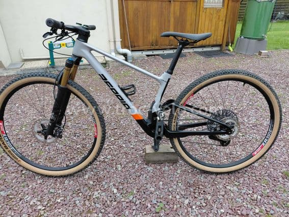 BERRIA MAKO pro GX AXS - 5
