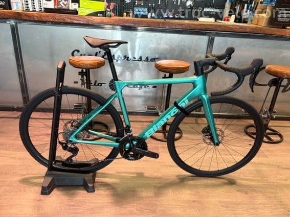 Bianchi Sprint Disc Ultegra 2021 — Price & Specs | 2BX Bianchi Sprint Disc Ultegra 2021 — Price & Specs | 2BX