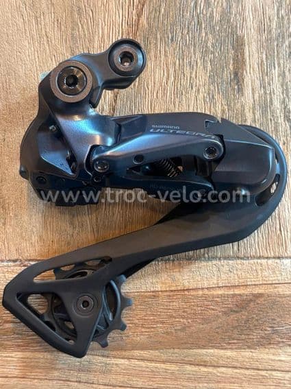 Dérailleur arrière Shimano Ultegra DI2 12 vitesses RD-R8150 Dérailleur arrière Shimano Ultegra DI2 12 vitesses RD-R8150